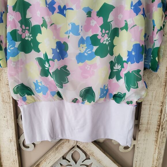 Joseph A. Women's Short Sleeve Dolman Blouson Banded Blouse Top in Pastel Floral - Picture 10 of 11